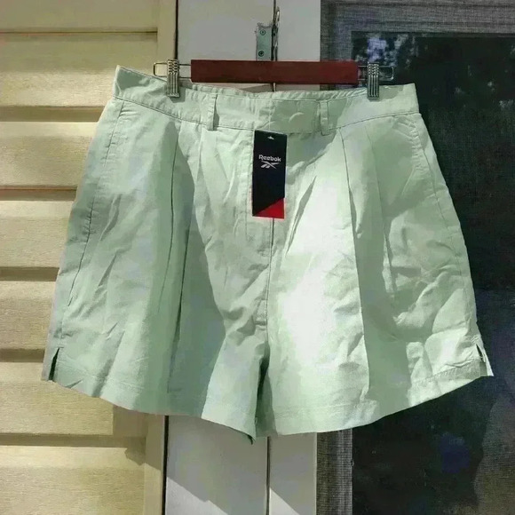 New Reebok Classics Loose fit Pants XL 'CL WOMENS TREND SHORT' in Light Sage - Picture 2 of 15
